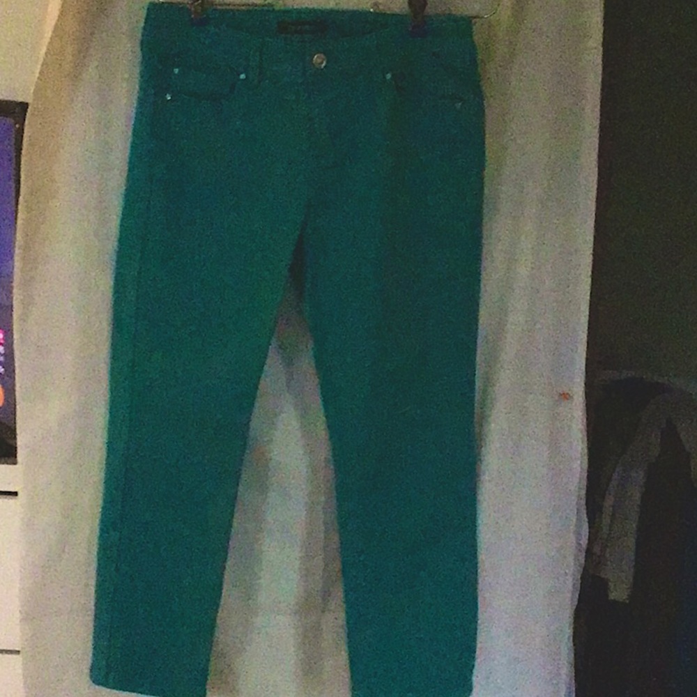 White black size 2 green capris for women’s